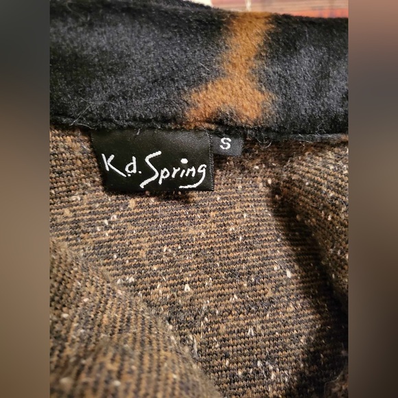 K.D. Spring animal print vest. - Picture 2 of 3